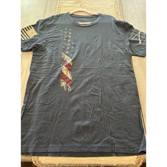 Grunt Style Dusty Blue Tan Red American Flag Crew Neck T Shirt Men’s Sz L - Picture 1 of 8